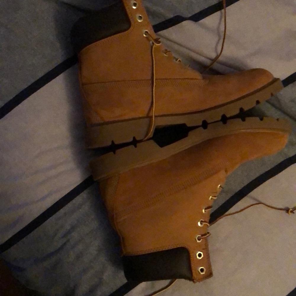 Timberlands - Picture 2 of 3
